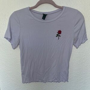 Wild Fable Lavender Short Sleeve Tee with Red Rose